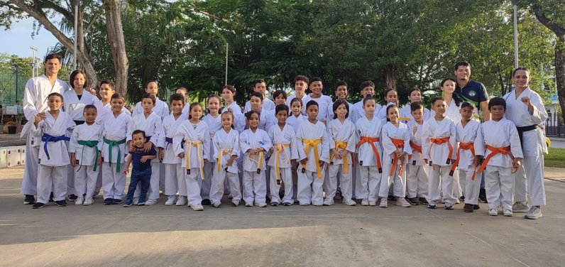 Club Budoka realizó la ceremonia de ascensos