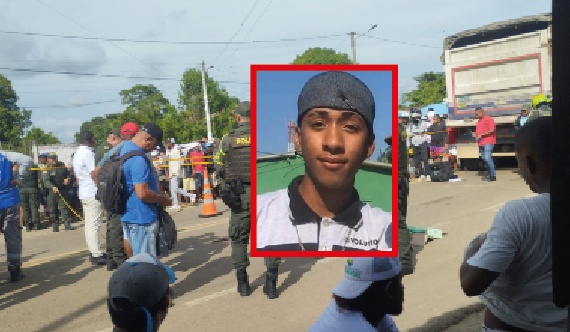 Quedó debajo de una volqueta