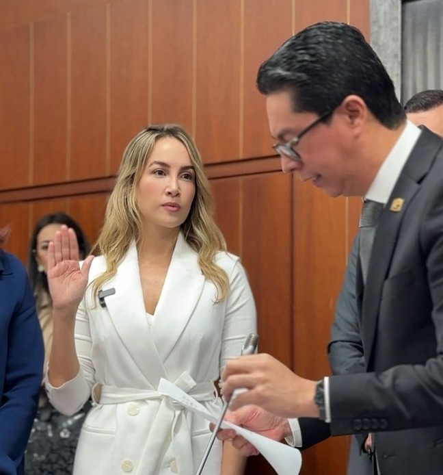 Castañeda, vicepresidente; Karyme Cotes, en espera