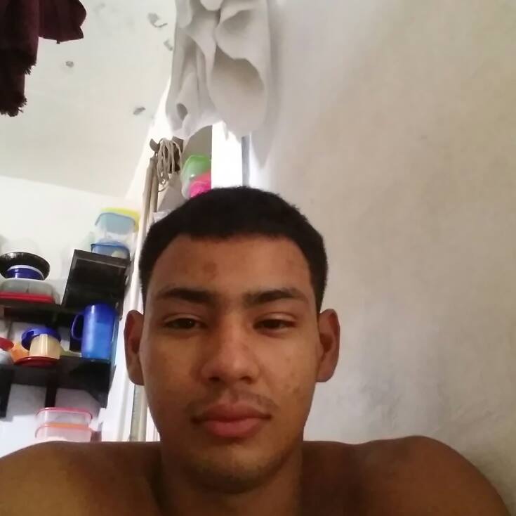 Asesinaron a tres, a uno le dejaron cartel