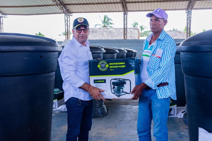 Ayudas a campesinos en San Bernardo del Viento