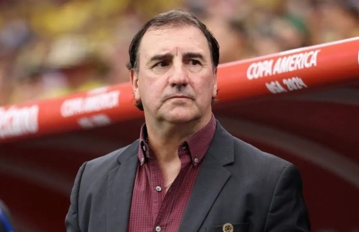 Néstor Lorenzo le apuesta al Mundial 2026