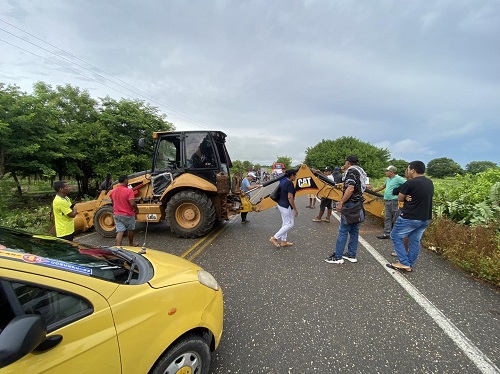 Trabajadores en paro, fiducia giraría ayer al contratista