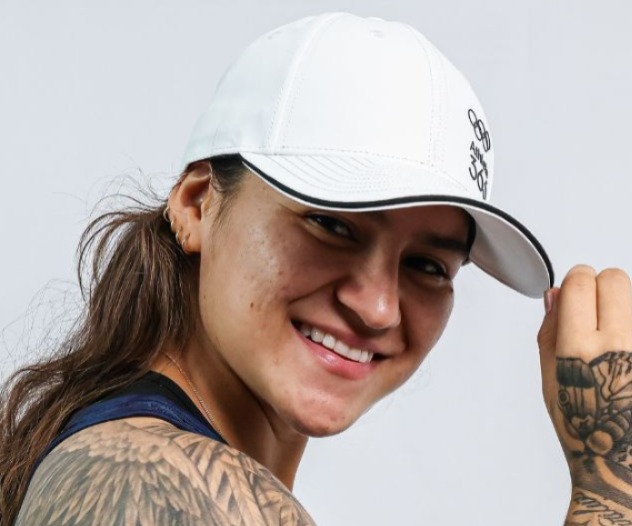 La colombiana Queen Saray Villegas es finalista en el BMX Freestyle en París 