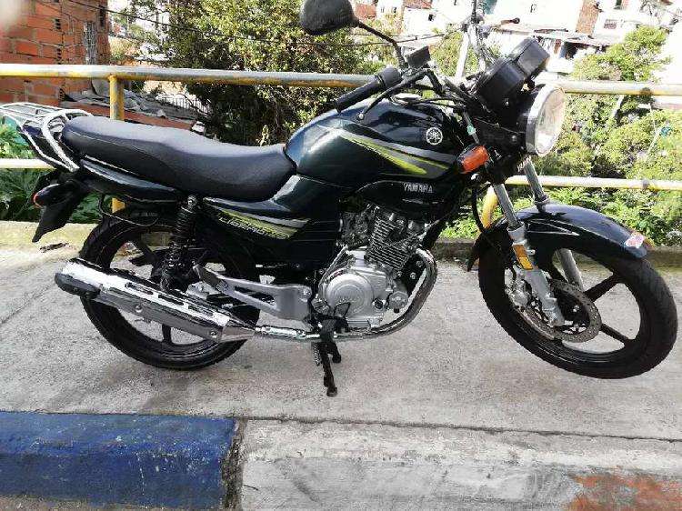 Ofrecen recompensa por información de moto hurtada
