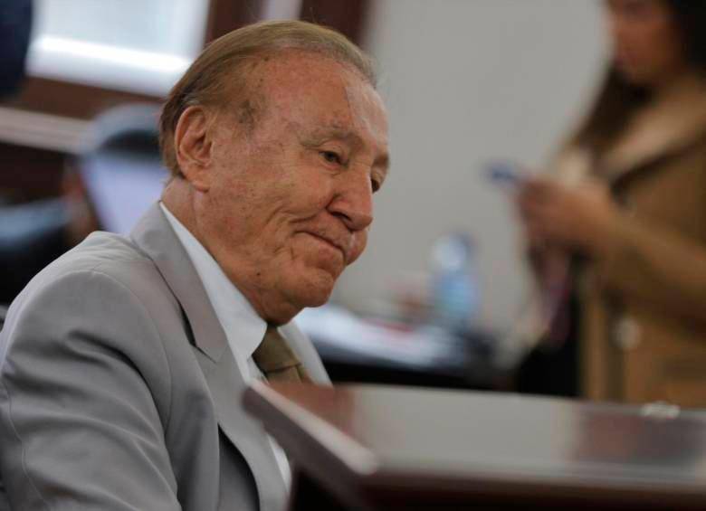 Rodolfo Hernández en UCI tras sufrir complicaciones con una vena