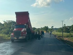 Culminan puente y asfalto pendiente en vía Las Tablitas