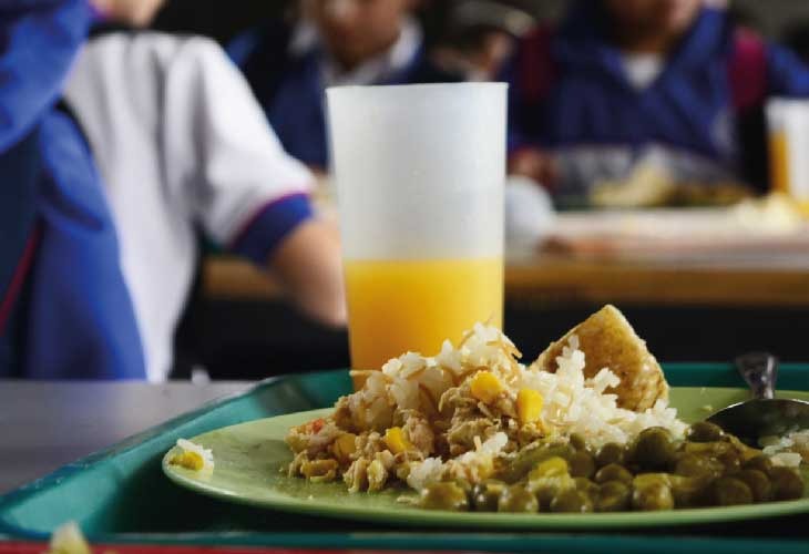 Procuraduría alerta retrasos en el PAE que están afectando a más 400 mil estudiantes