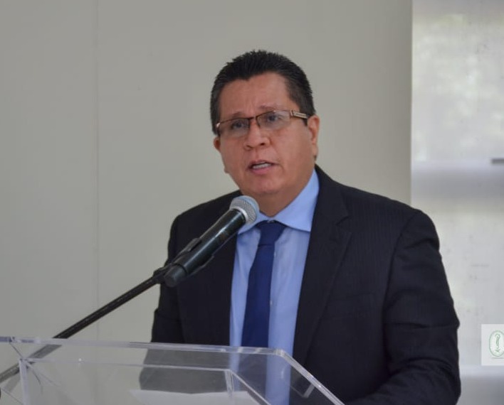Jairo Torres Oviedo reelegido presidente del SUE