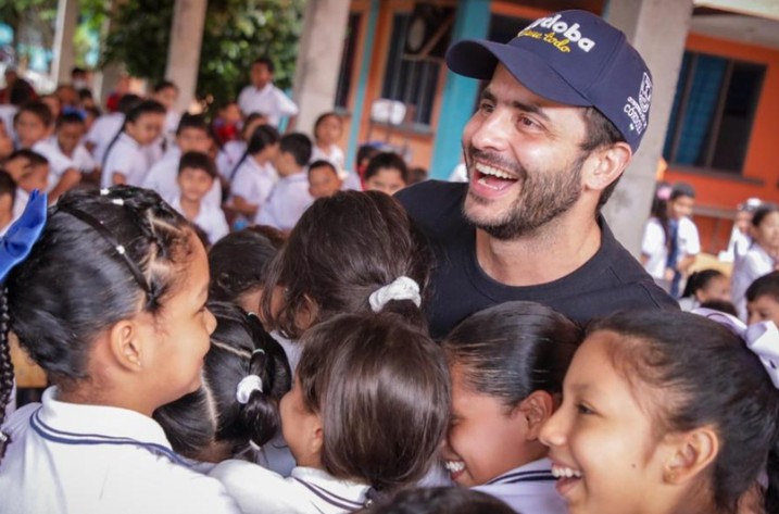 "En el colegio estarán a un 'click' de conectarse"