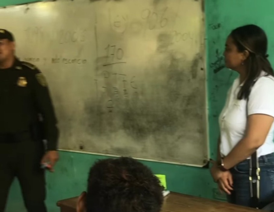 Alcalde, ¿a esto le llama usted colegio?