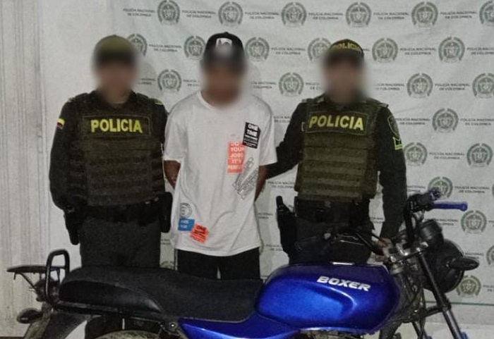 Andaba en una moto robada
