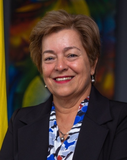 Ministra de Trabajo dejó plantados a sus trabajadores que están en huelga