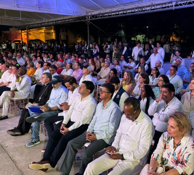 Córdoba le agradeció a Carlos Camargo Assís por su labor en la Defensoría del Pueblo