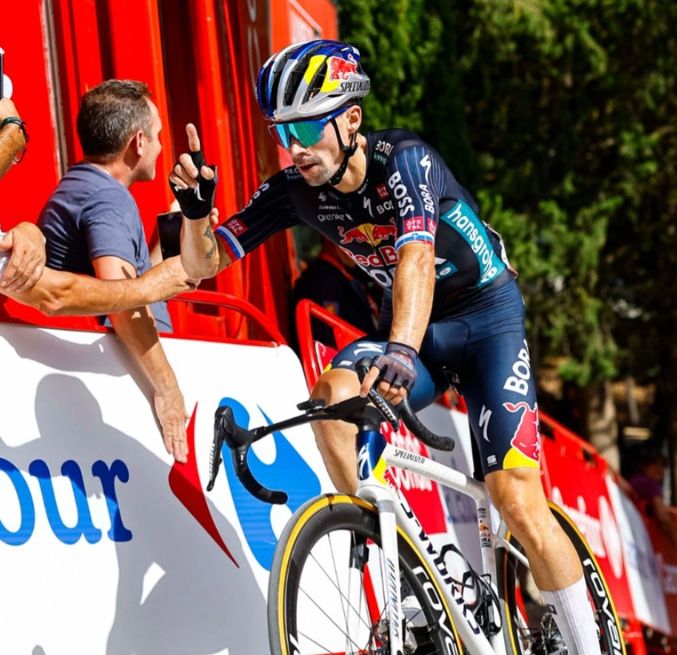 Roglic empezó a descontar
