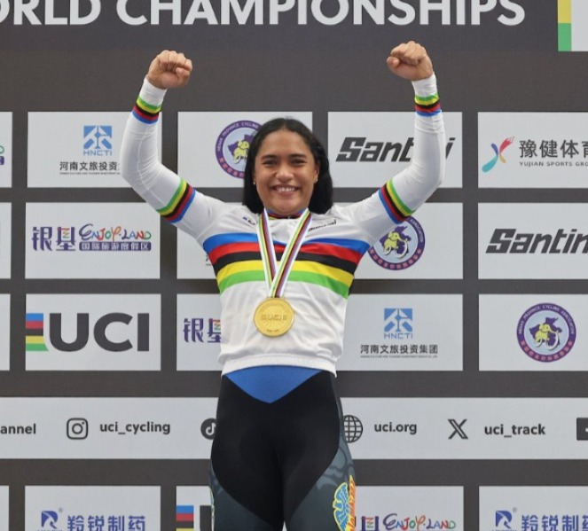 La colombiana Stefany Cuadrado es triple campeona en los mundiales juveniles de ciclismo