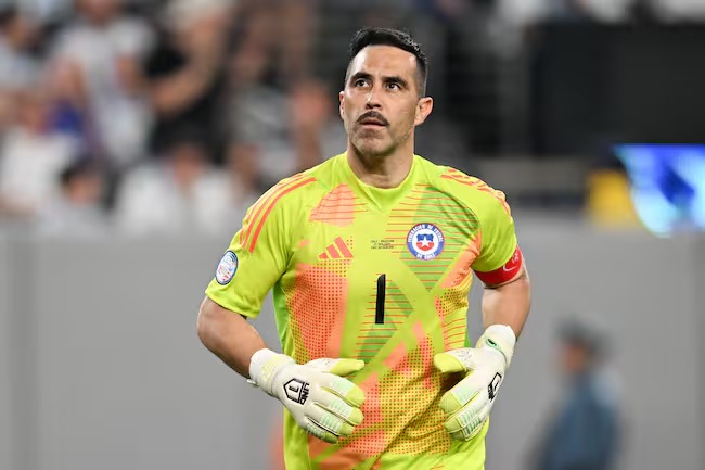 Claudio Bravo se despidió del fútbol profesional