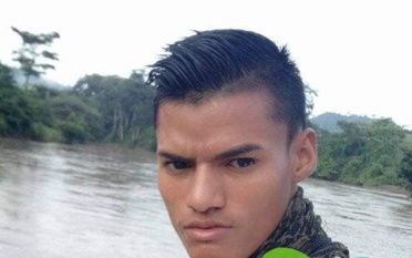Se cayó y una 'mula' lo mató