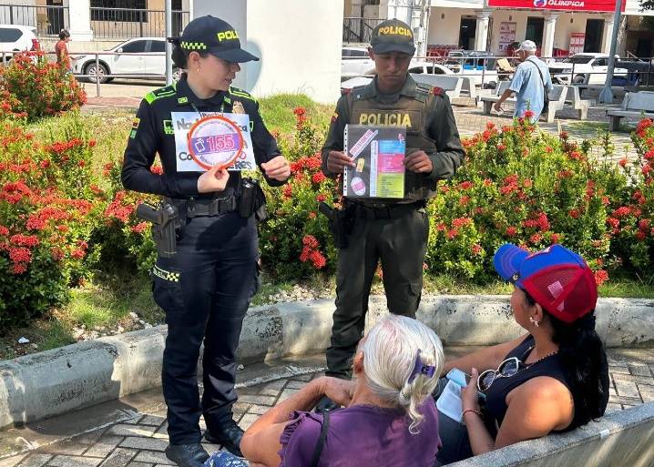 Policía lidera campaña de prevención contra la violencia intrafamiliar en Chinú