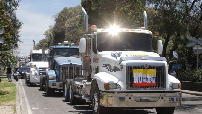 Instalar mesas de diálogo, petición de la Defensoría al Gobierno y camioneros