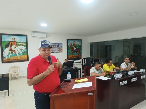 Alcalde da a conocer beneficios tributarios