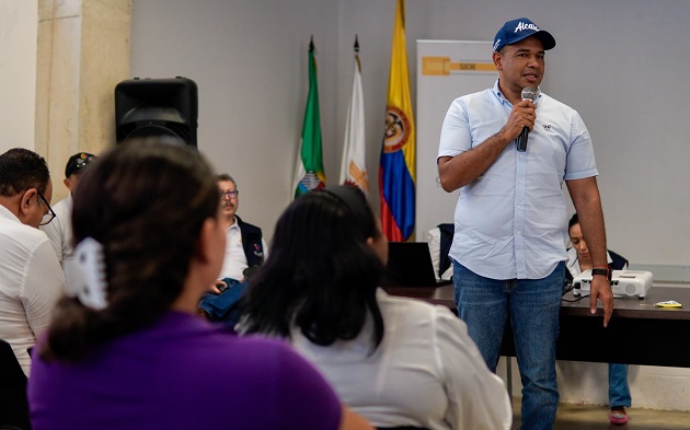 Alcalde Yahir Acuña propone llevar el PAE a fines de semana y recesos