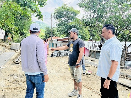 Pavimentación de Siete de Agosto va en un 50 %