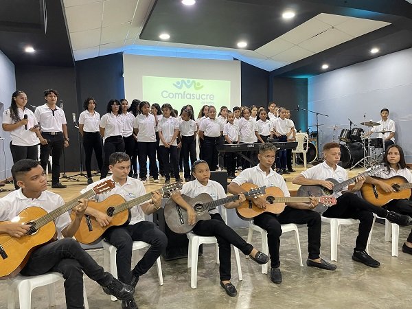La Escuela de Música Comfasucre despliega su talento en Sincé y Sincelejo
