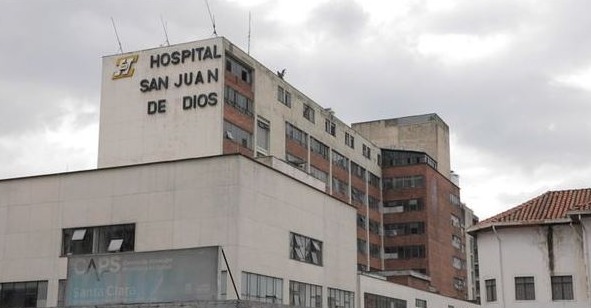 Galán se enfrenta a Petro por hospital