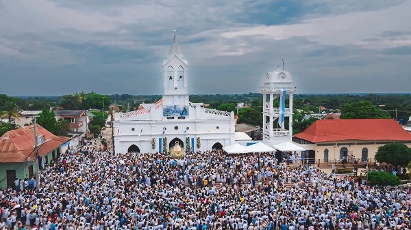 Multitudinaria procesión en honor a la Virgen del Socorro en Sincé