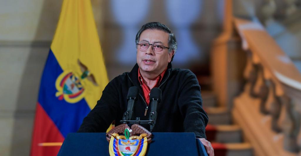 Quiero contratar un servicio que detecte a Pegasus en los teléfonos: Gustavo Petro
