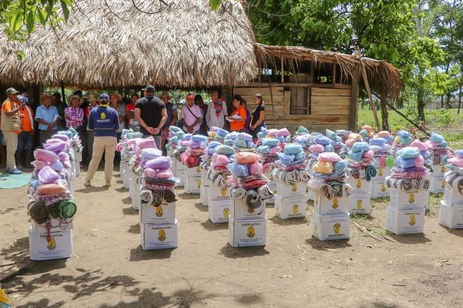 Más de ocho mil damnificados reciben ayudas humanitarias