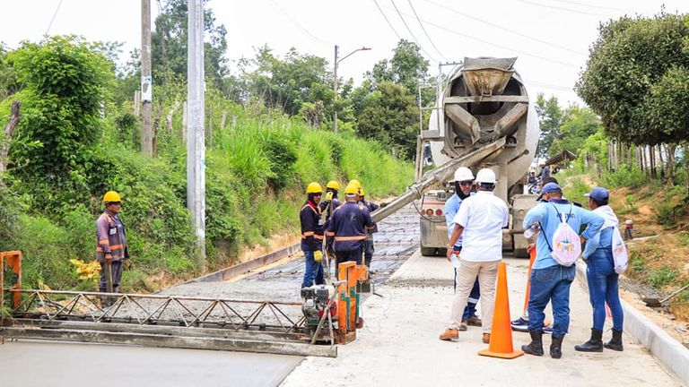 Se invierten más de $64 mil millones de obras por impuestos en Sucre