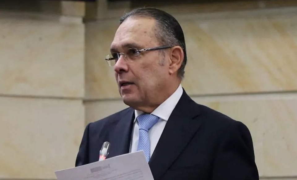 En vez de buscar fantasmas, concéntrese en los resultados del país: Efraín Cepeda