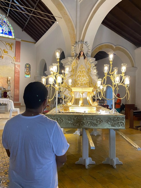 Un enorme altar llamado Sincé, el pueblo que gira y vive en torno a la Virgen del Socorro, su patrona