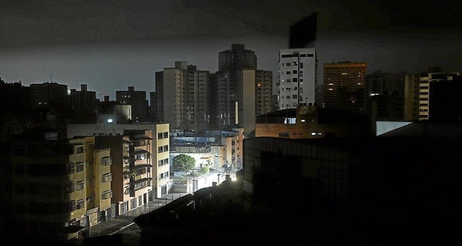 Por crisis energética, Ecuador tendrá apagones de ocho horas diarias