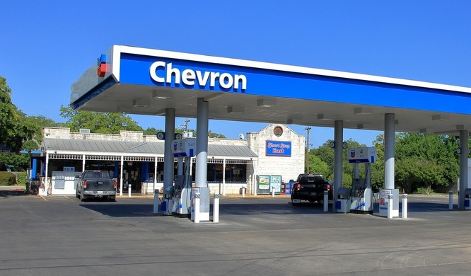 Congreso de EE.UU. quiere que Chevron corte lazos con Venezuela