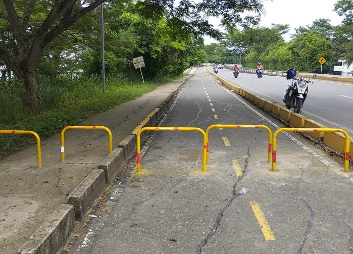 Vallas para que las motos no se tomen la ciclovía