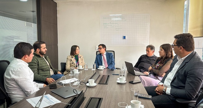 Gobernador de Córdoba busca aprobación para proyectos de infraestructura turística