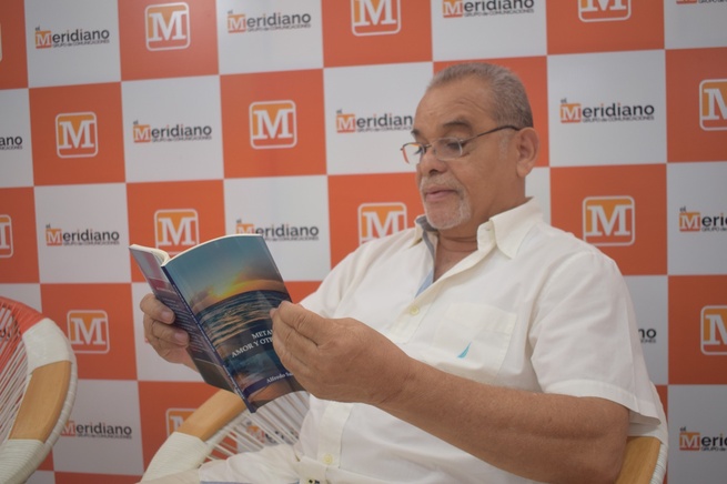 Contribuimos más a la paz escribiendo sobre el amor: Alfredo Salinas