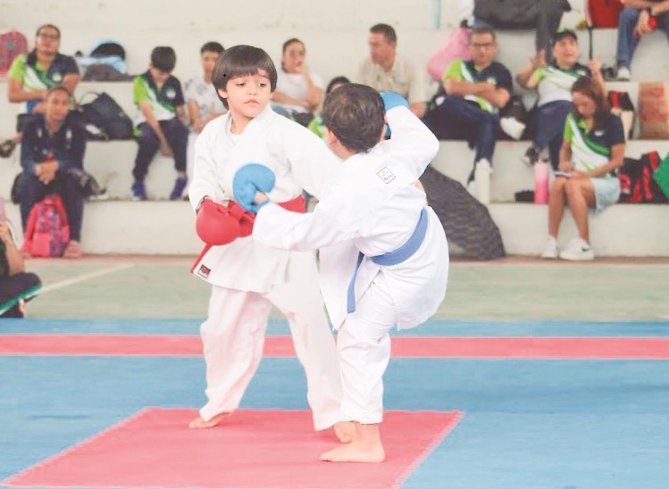 Karatecas sucreños y cordobeses se enfrentaron