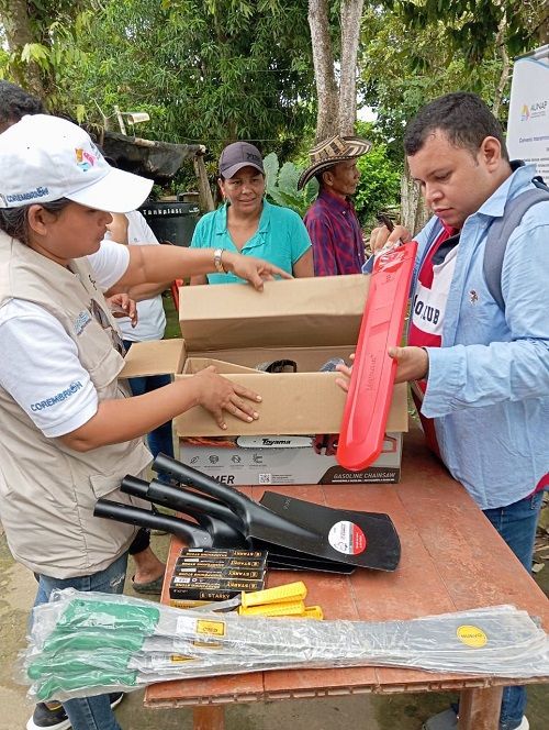 Organizaciones recibieron equipos de limpieza