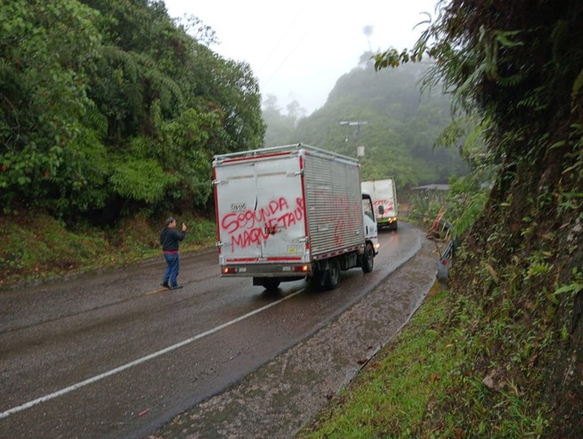 Vandalizan carros, serían las Farc