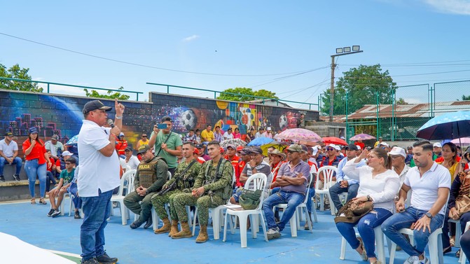 Socializaron pavimentación en Las Mercedes, Guaranda