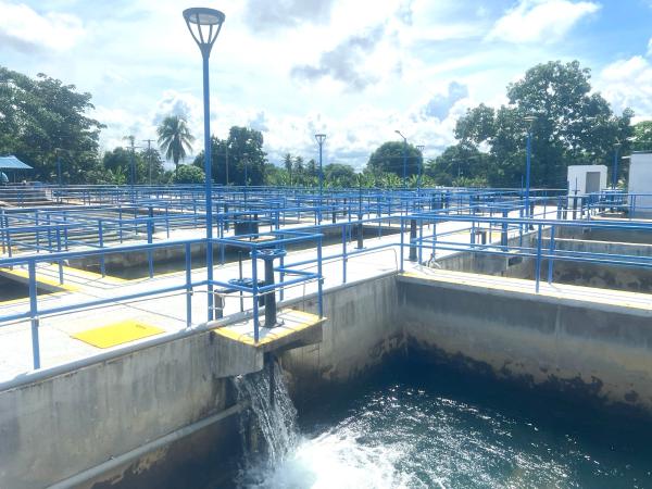 Aqualia con el agua al cuello en la Superservicios