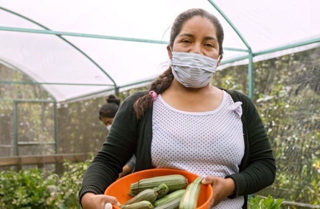 Día de la Mujer Rural:  Cultivando alimentos de calidad