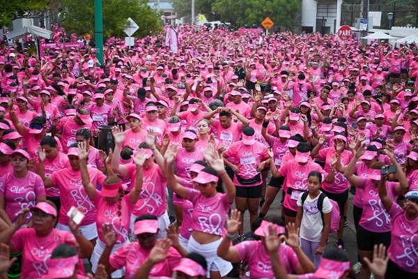 La Ola Rosa se tomó Coveñas