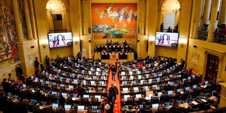 Hunden reforma que buscaba crear más curules en el Congreso