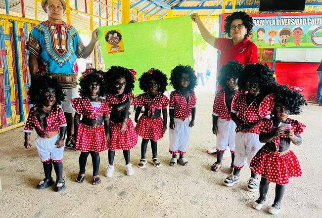 Estudiantes rindieron homenaje a la diversidad cultural de Colombia