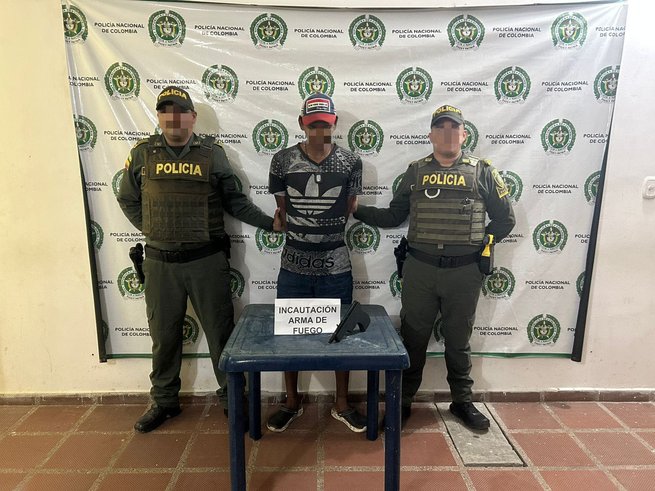 Andaba sospechoso con un arma  artesanal en la pretina de su pantalón
